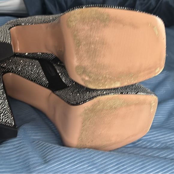 Cute Rhinestone boots. - Picture 6 of 7